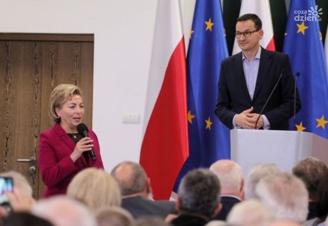 Anna Cicholska - taki Poseł to dopiero może!!!