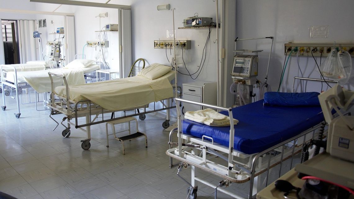Awantura na SOR w Ciechanowie. Pijany pacjent groził personelowi. Był z bronią i nożem w kieszeni SOR