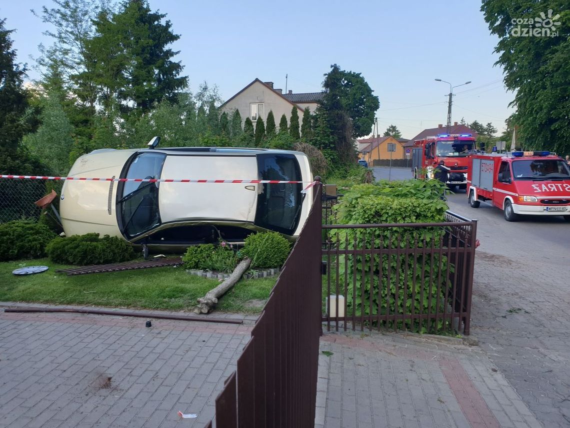 Baboszewo. Dachowanie na podwórku