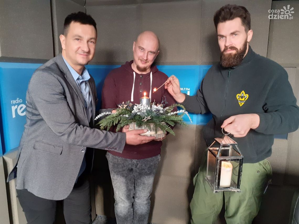 Betlejemskie Światło Pokoju dotarło do redakcji Radia Rekord Mazowsze i portalu cozadzien.pl