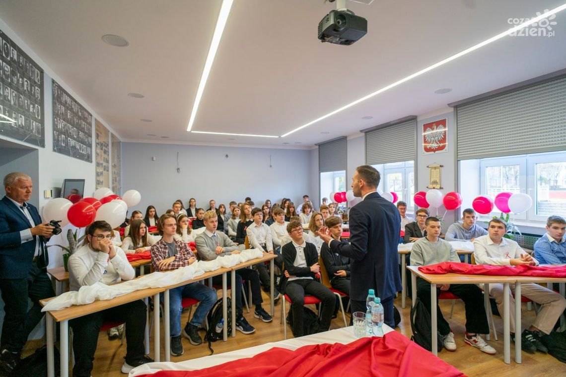 "Biały Krzyż" zwycięzcą patriotycznej ankiety