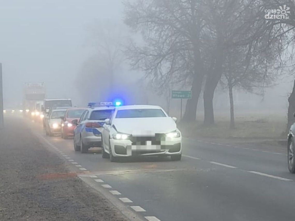 Brak bezpiecznej odległości przyczyną kolizji trzech aut w Chruszczewie