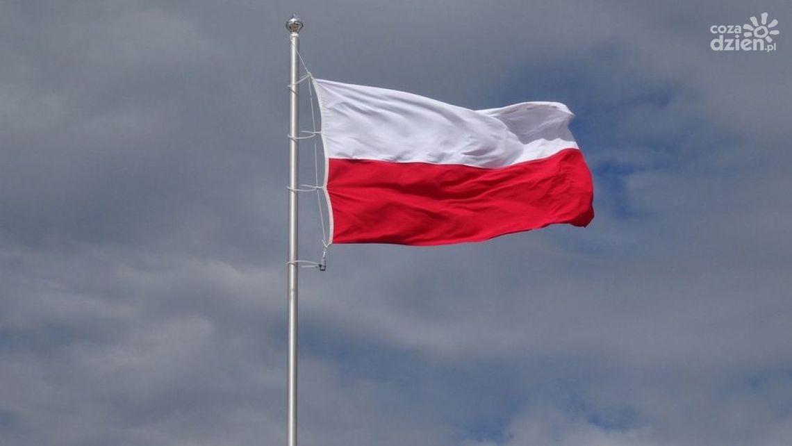 Burmistrz Przasnysza o Dniu Flagi Rzeczpospolitej: "Dzięki majowym wydarzeniom 1791 roku możemy dziś cieszyć się wolnością"