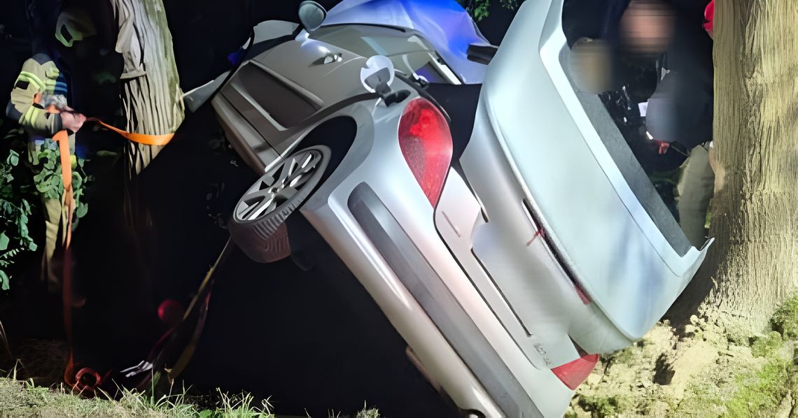 Auto przewrócone na bok