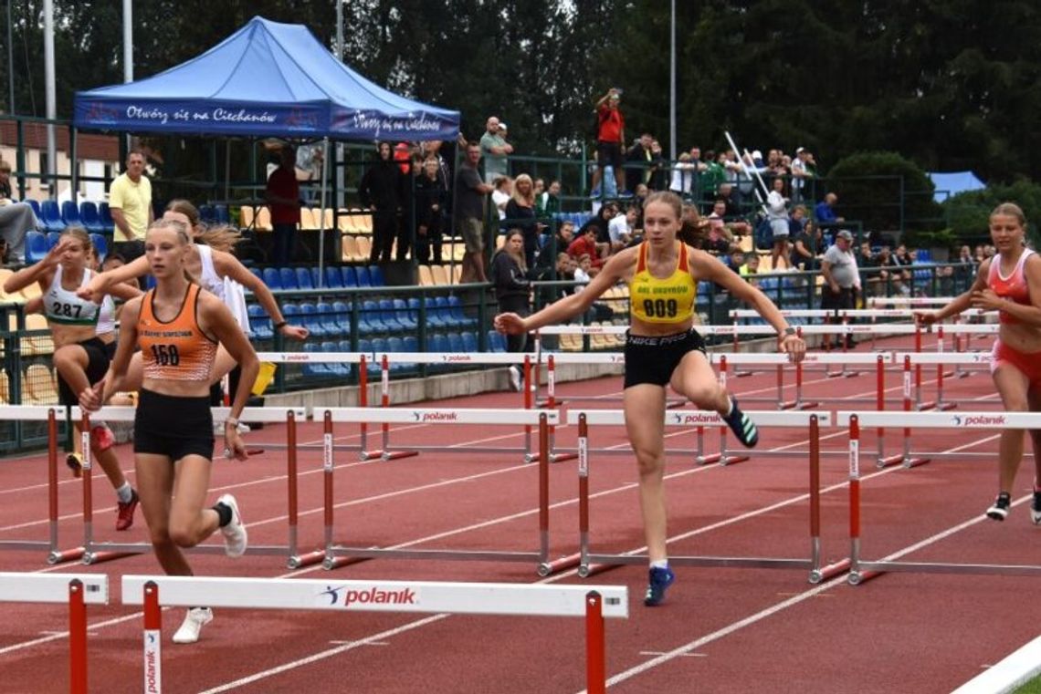 Ciechanów. Lekkoatletyczne zawody na miejskim stadionie