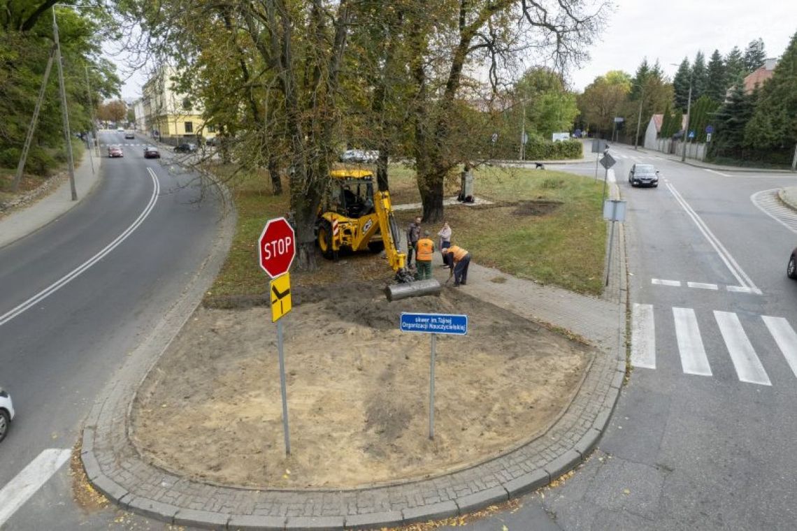 Ciechanów. Odnowa skweru TON