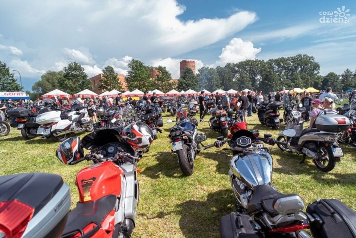 Ciechanów. Ogólnopolski Zlot Motocyklowy - koncerty, parada, pokazy