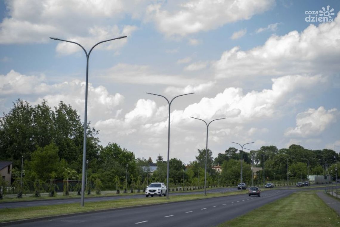 Ciechanów oszczędza i zarabia: Jak inwestycje w energooszczędne rozwiązania napędzają budżet miasta