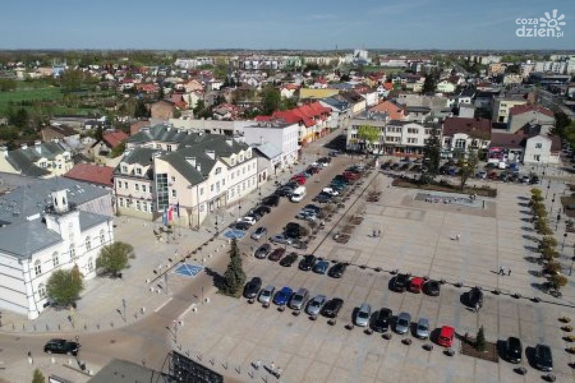 Ciechanów. Plac Jana Pawła II bardziej zielony? Jest na to szansa!
