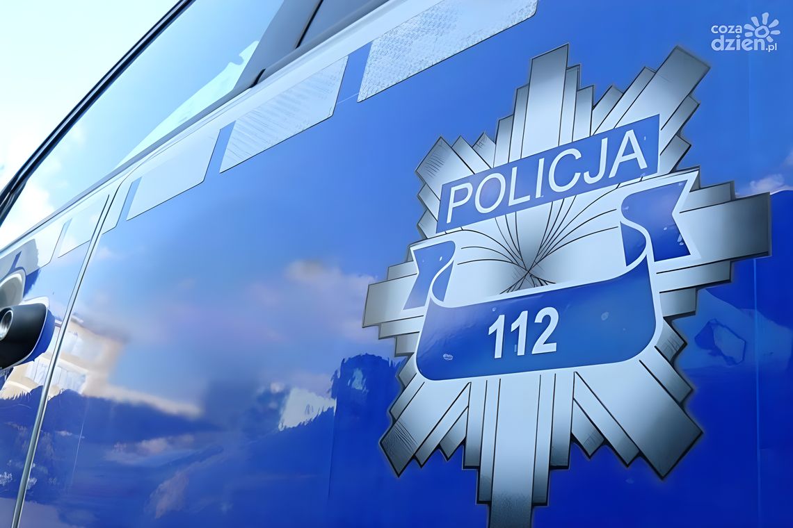 Ciechanów: Policja pomogła zagubionej 83-latce. Kluczowa reakcja świadka