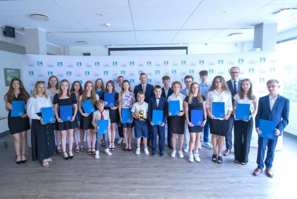 Ciechanów. Prezydent nagrodził najlepszych uczniów