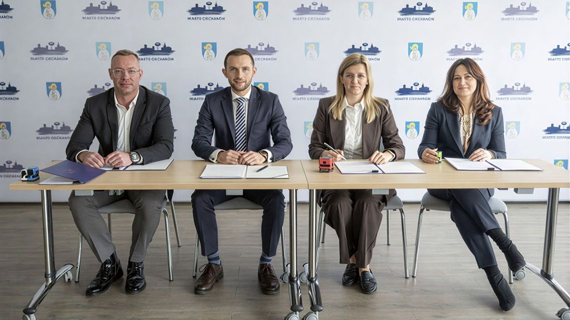 Uroczystośc podpisania umowy w sprawie montażu magazynów energii w Ciechanowie