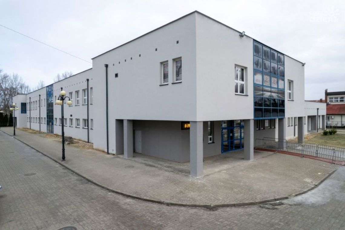 Ciechanów. Termomodernizacja miejskiej hali sportowej zakończona