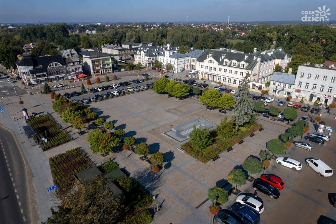 Ciechanów. Wyniki konsultacji w sprawie placu przed ratuszem