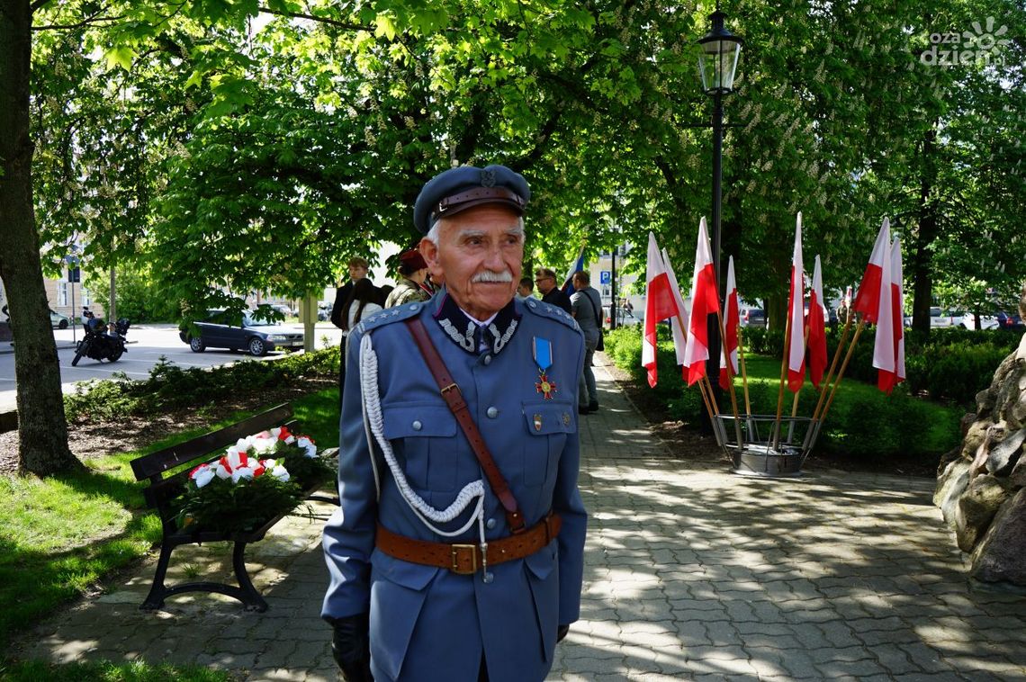 Ciechanowianie pamiętali. Pod pomnikiem położyli kwiaty