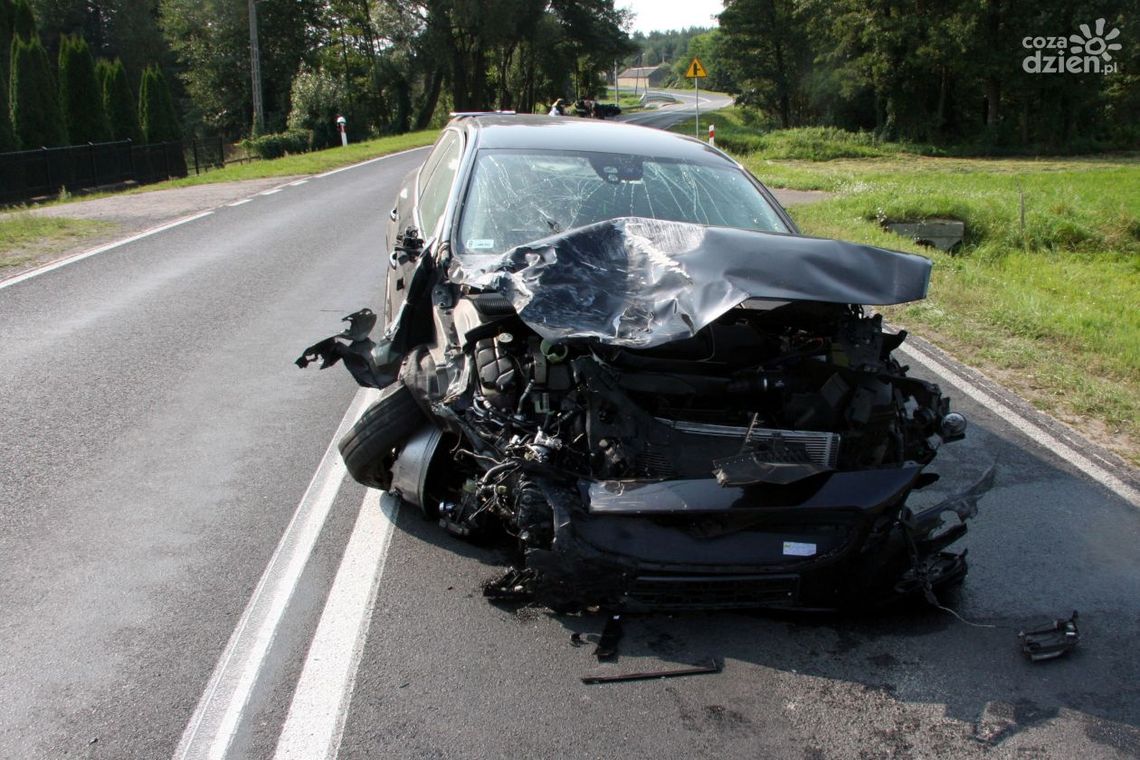 Ciechanowianka rozbiła auto w Konopkach (zdjęcia)