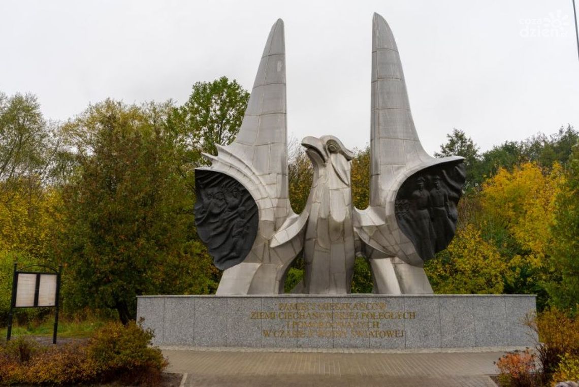 Ciechanowski ratusz zakończył remont pomnika orła
