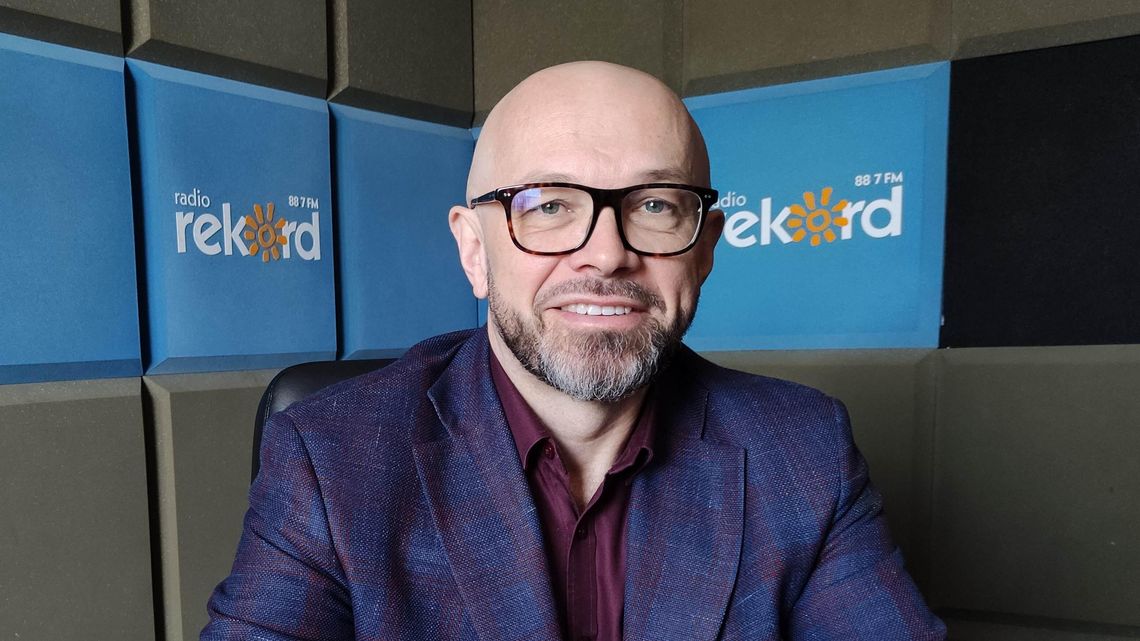 Czy można nagrać rozmowę i odwołać darowiznę? Ciechanowski prawnik radzi Radca prawny Marek Łebkowski w studiu Radia Rekord Mazowsze.
