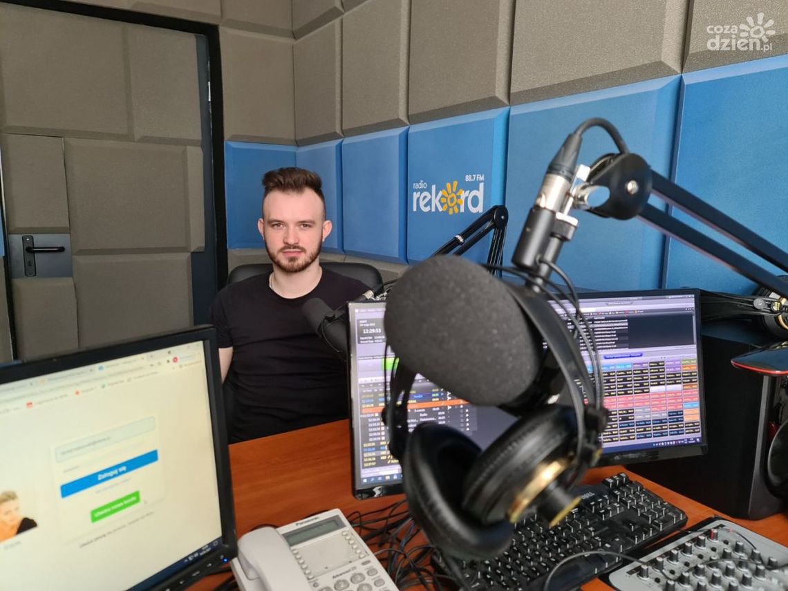 Dominik Kamiński (Radio Rekord) inny niż na antenie...