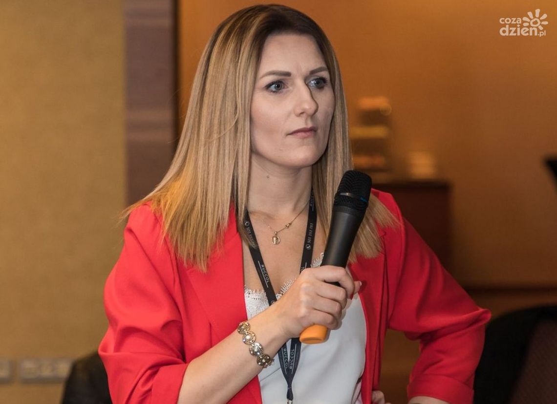 Dorota Szczygieł "ostro" pomaga w zdobyciu (często wielkich) unijnych pieniędzy. Daje sporo cennych praktycznych rad Dorota Szczygieł "ostro" pomaga w zdobyciu (często wielkich) unijnych pieniędzy. Daje sporo cennych praktycznych rad