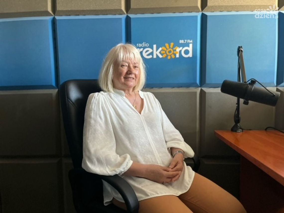Dr Elżbieta Sternal: Do naszego liceum uczniowie chodzić nie muszą