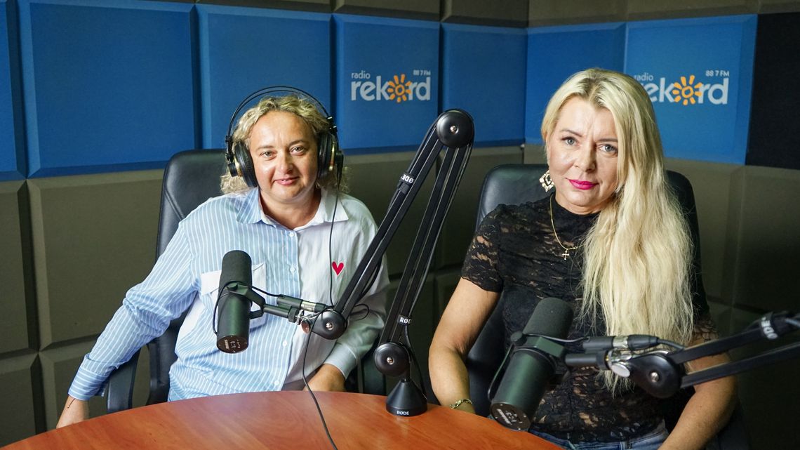 Dorota Czarnecka i Wioletta Pyszkowska ze Stowarzyszenia „Debeściaki” w studiu Radia Rekord