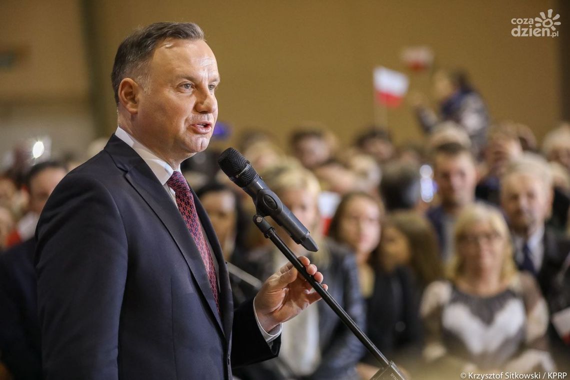 Duda w Ciechanowie. Kosiński: To łączenie wiary z wyborami