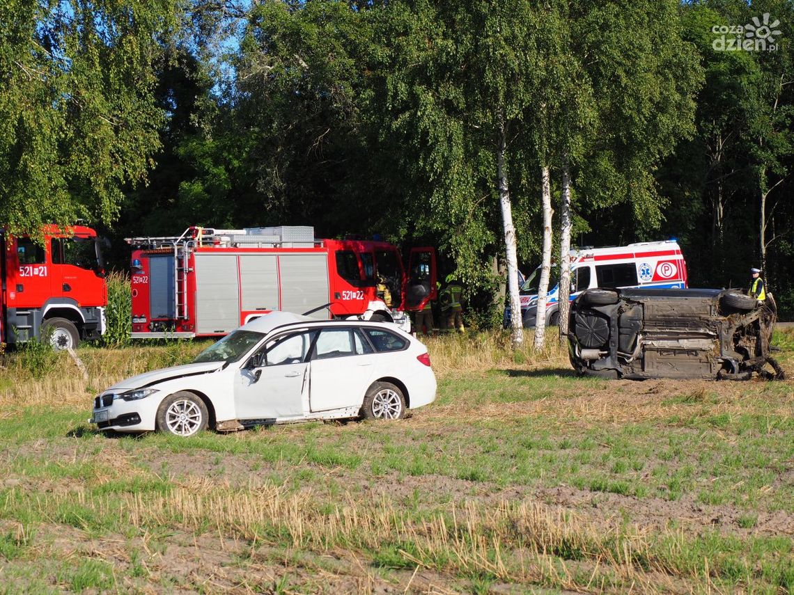 Dwie osoby poszkodowane w wypadku pod Budami Garlińskim w powiecie mławskim