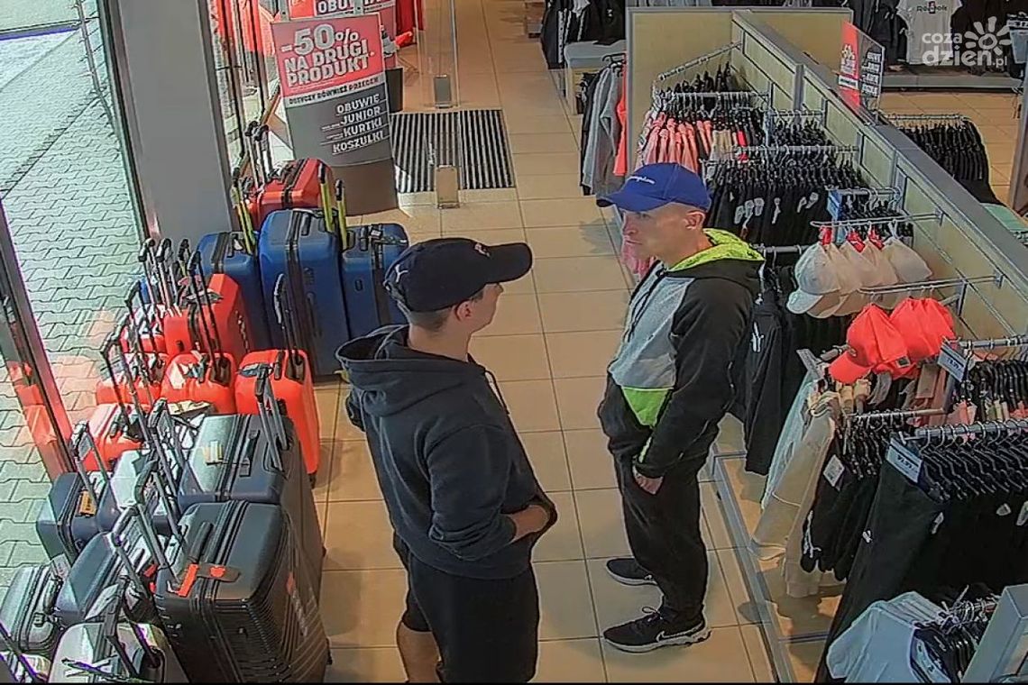 Działali wspólnie. Mają na koncie kradzież 8 par leginsów i 12 par spodni dresowych