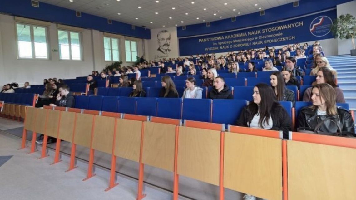 Uczestnicy konferencji w auli wykladowej