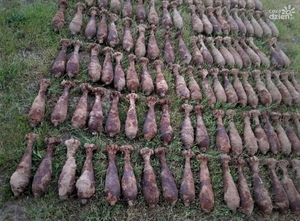 Gmina Pokrzywnica. Pociski i granaty w ogródku!