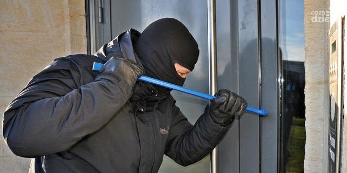 Grudusk. Włamanie do sklepu spożywczego