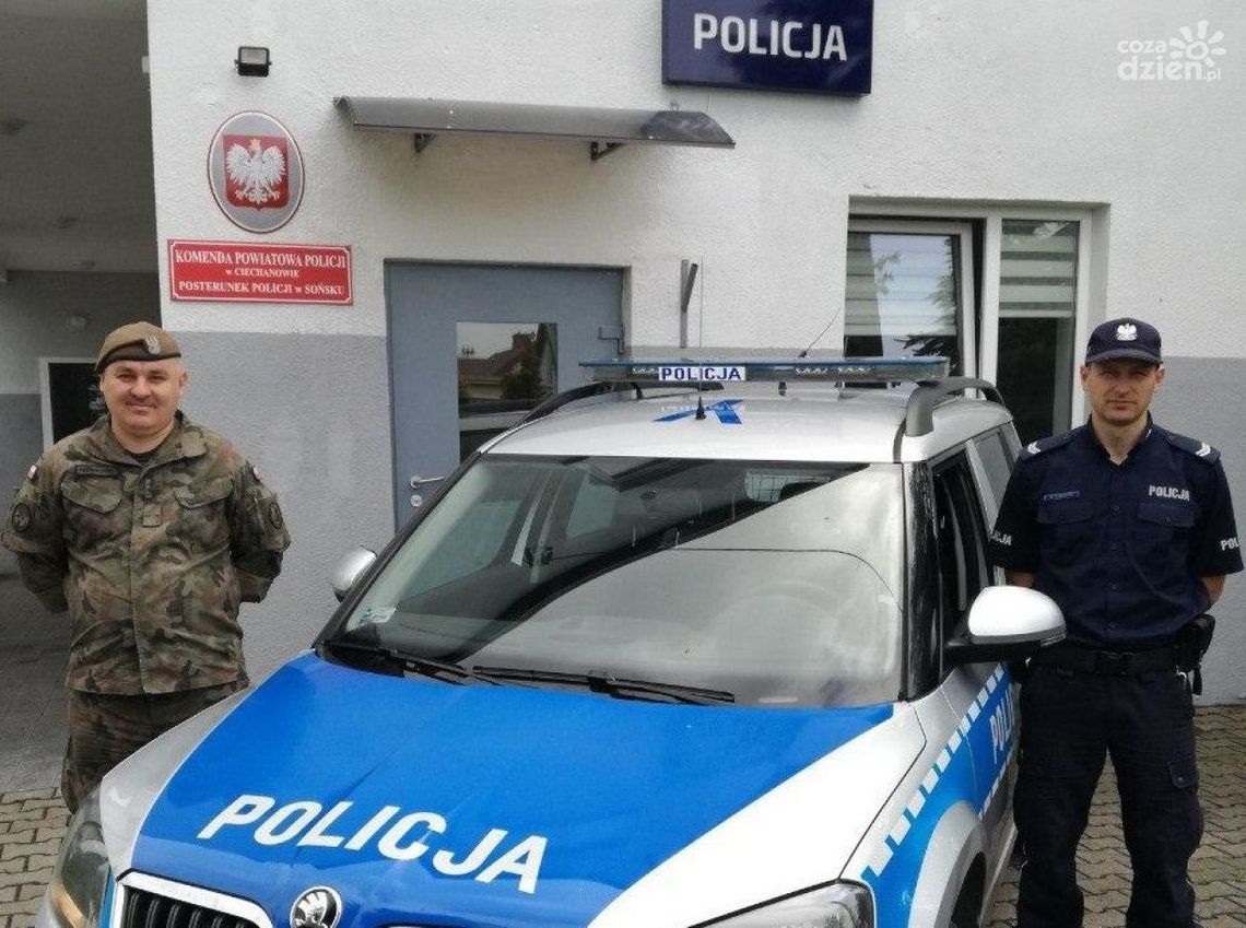 Gutków. Mundurowi uratowali życie rocznej dziewczynce