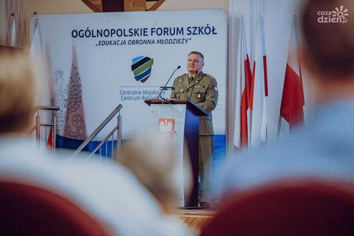 Innowacyjne Podejście do Edukacji Obrony Młodzieży na Forum w Bydgoszczy 2024