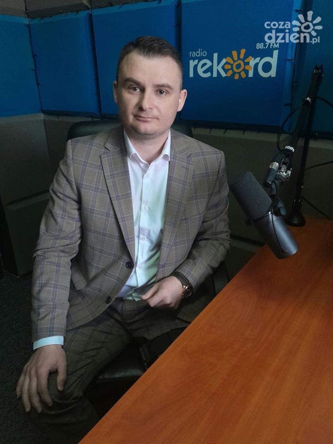 Jarosław Muchowski: Remont dworca kolejowego w Gąsocinie jest na dobrych torach