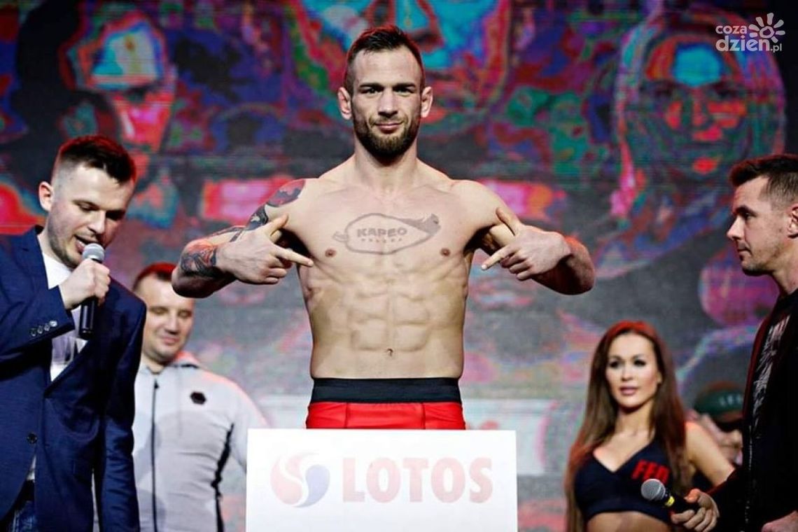 Kamil Łebkowski wraca do klatki. "Znokautuję chłopa"