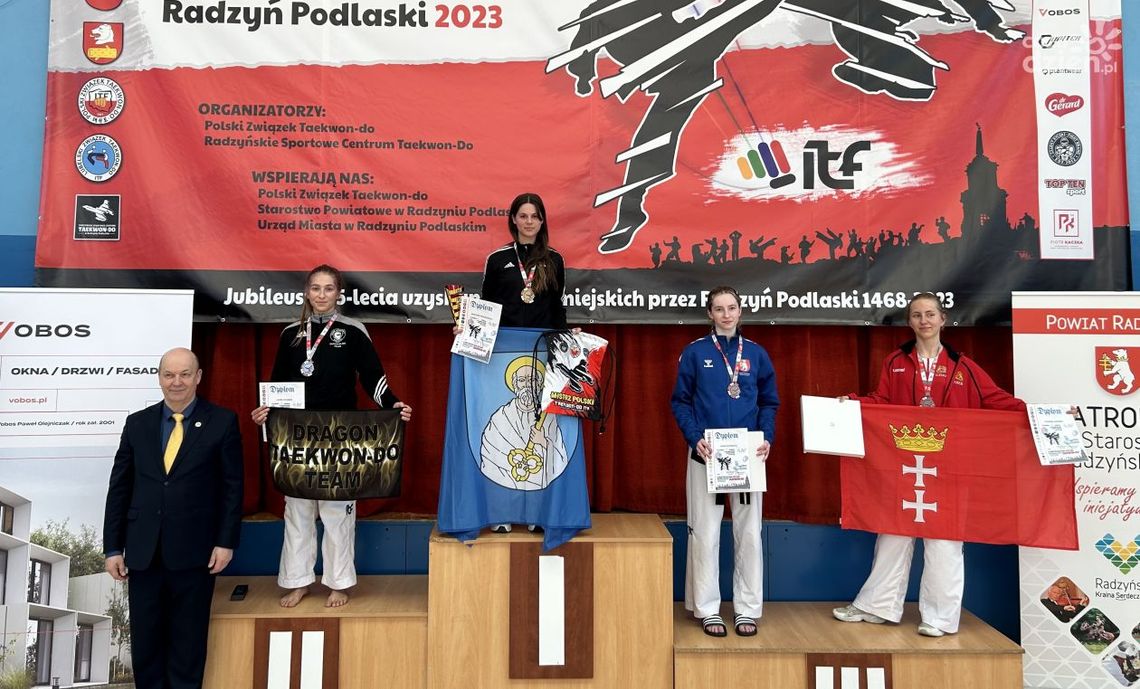 Karolina Królikowska z "LKS Matsogi Ciechanów" zdobywa złoty medal Mistrzostw Polski Młodzieżowców w Taekwon-do ITF