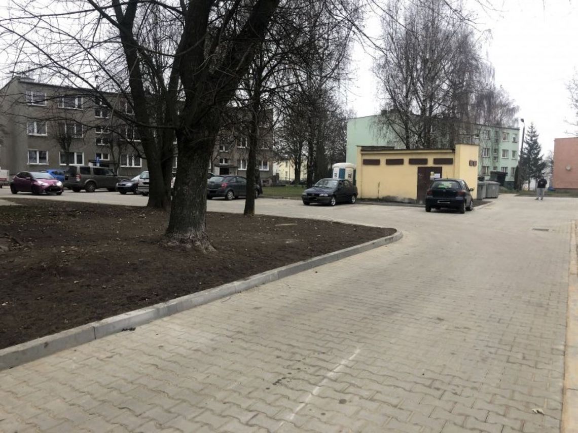 Kicińskiego w nowej odsłonie. Droga za biblioteką przeszła remont