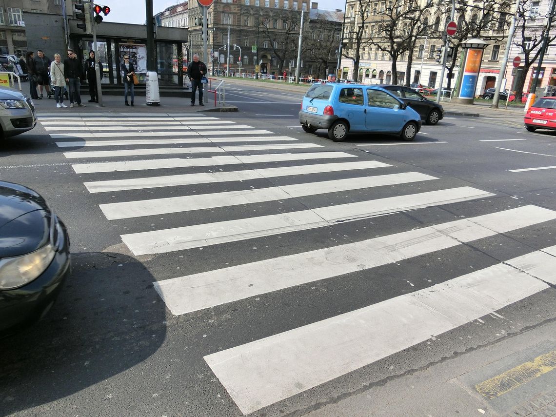 Kierowca Audi potrącił 13-latka na przejściu w Ciechanowie