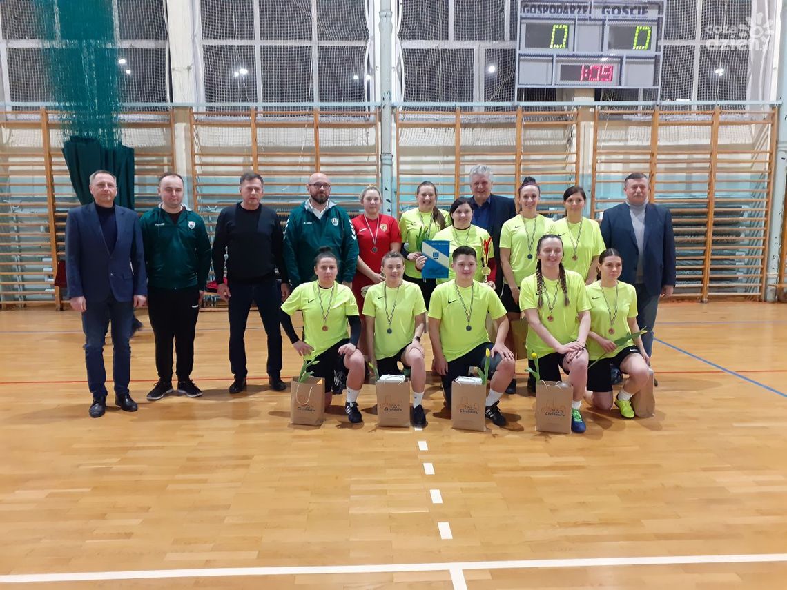 Kobiety zagrały w Turnieju Halowej Piłki Nożnej. To z okazji zbliżającego się ich święta