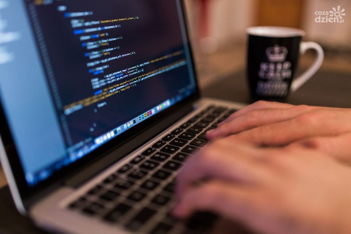 Kolejne oszustwa internetowe i kradzież w powiecie przasnyskim