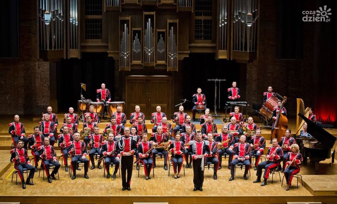 Koncert Reprezentacyjnego Zespołu Artystycznego Wojska Polskiego z okazji pierwszej rocznicy ustawy o obronie Ojczyzny w Ciechanowie