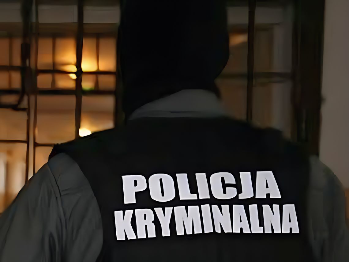 Policjant w kominiarce