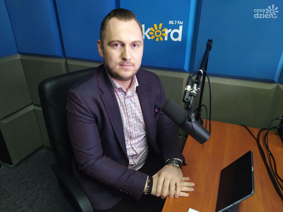 Konrad Wojnarowski: Lotnisko w Modlinie to źdźbło w oku rządzących Konrad Wojnarowski: Lotnisko w Modlinie to źdźbło w oku rządzących