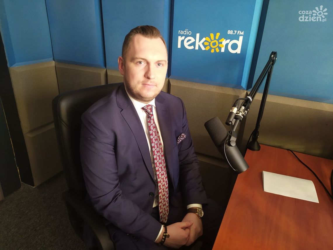 Konrad Wojnarowski: Pod respiratorami leżą osoby niezaszczepione Konrad Wojnarowski: Pod respiratorami leżą osoby niezaszczepione