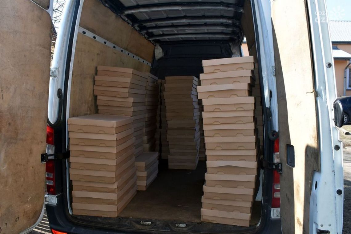Kontrabanda w kartonach. Policja przejęła setki nielegalnych papierosów