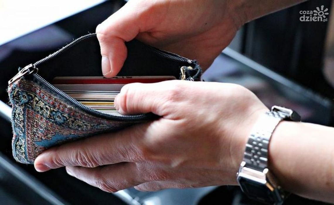 Kradzież w szpitalu w Ciechanowie. Mężczyzna ukradł portfel pracownikowi placówki
