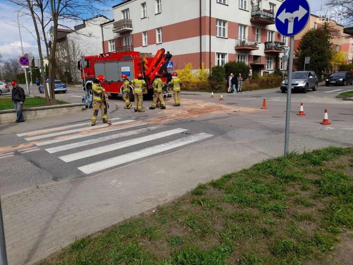 Kraksa na Kopernika. Osobówka zderzyła się z motocyklem