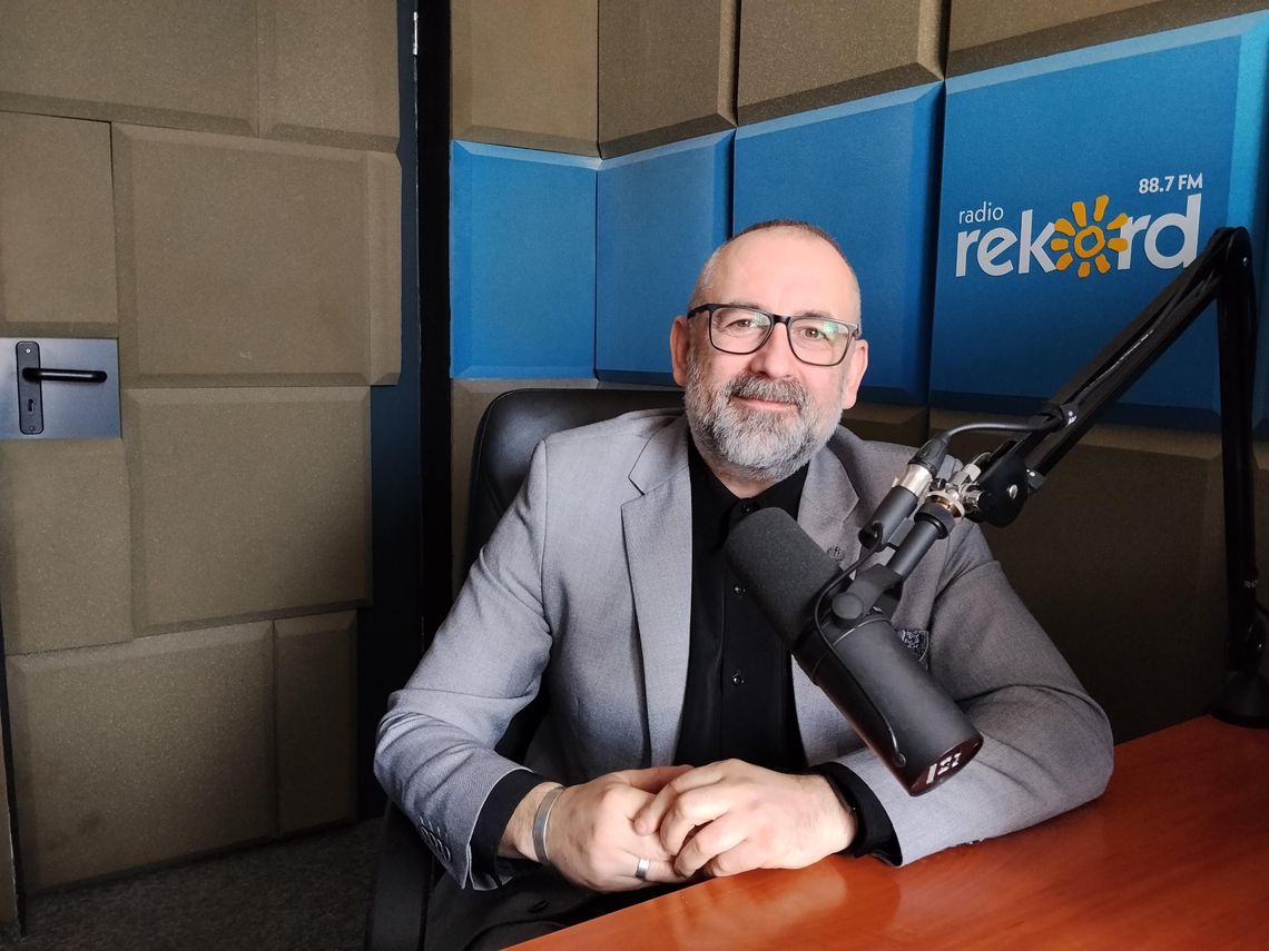 Krzysztof Bieńkowski: Lewica ma czerwone legitymacje i czerwone twarze od pijaństwa