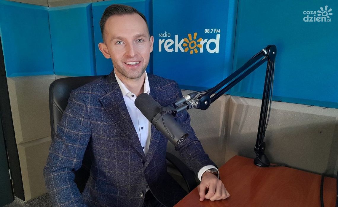 Krzysztof Kosiński: Czekamy w blokach startowych z wieloma inwestycjami, które mogłyby ruszyć, gdyby fundusze europejskie popłynęły do Polski Krzysztof Kosiński: Czekamy w blokach startowych z wieloma inwestycjami, które mogłyby ruszyć, gdyby fundusze europejskie popłynęły do Polski